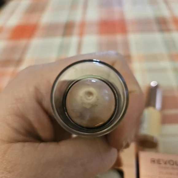 Revolution Flawless Foils Eyeshadow Set - Picture 9 of 9